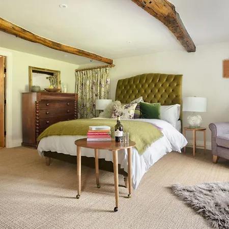 The At Rawsons Levens